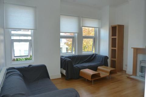 2 bedroom flat to rent, Windsor Road, Willesden, NW2