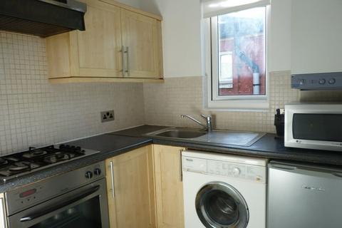 2 bedroom flat to rent, Windsor Road, Willesden, NW2