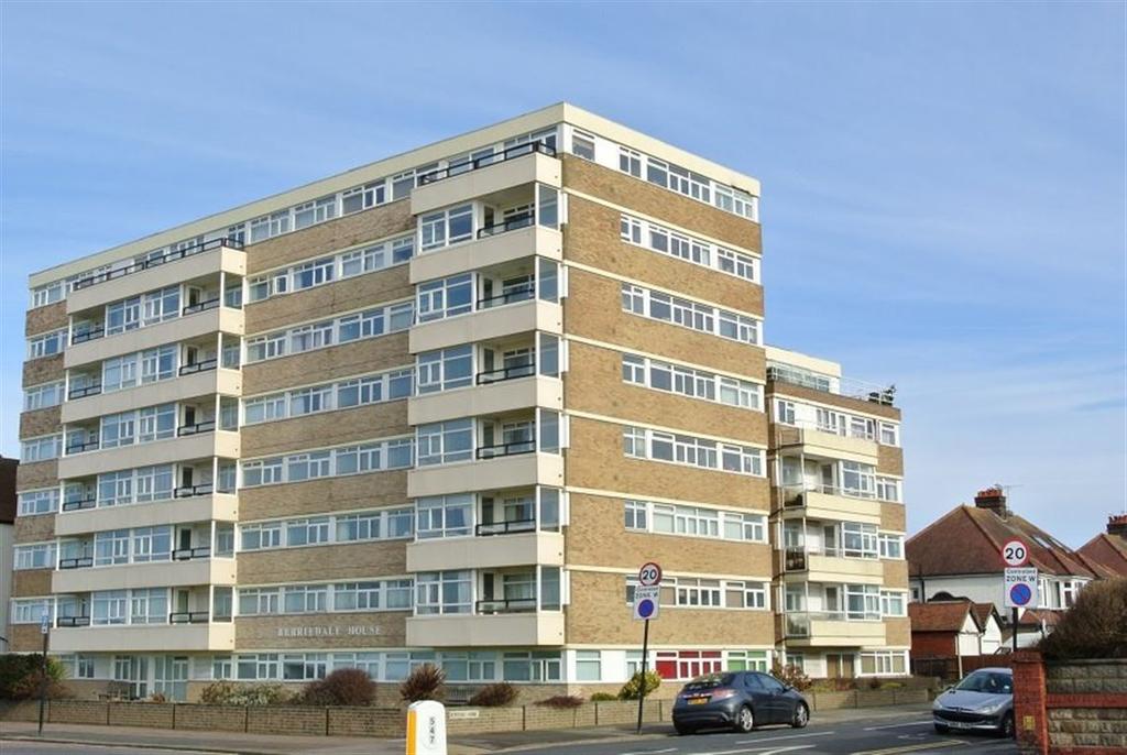 Berriedale House, Hove BN3 4HD 2 bed flat £1,000 pcm (£231 pw)