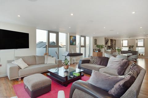 4 bedroom penthouse for sale, Dungannon House, 15 Vanston Place, Fulham, London