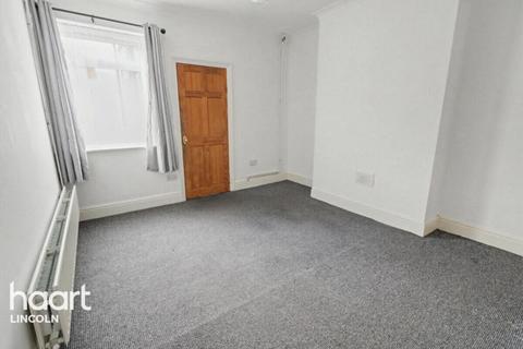 3 bedroom terraced house to rent, Sherbrooke Street, Lincoln