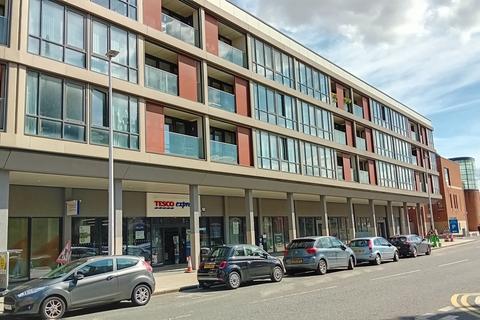 Retail property (high street) to rent - King William House, Market Place, Hull, East Riding Of Yorkshire, HU1