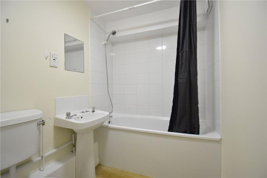 Apartment in Cambridge, Cambridgeshire - View 3