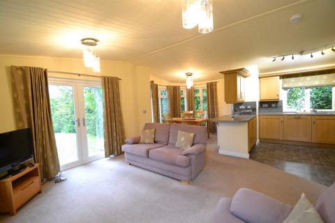 2 bedroom detached bungalow to rent, Rock Road, Washington, West Sussex, RH20