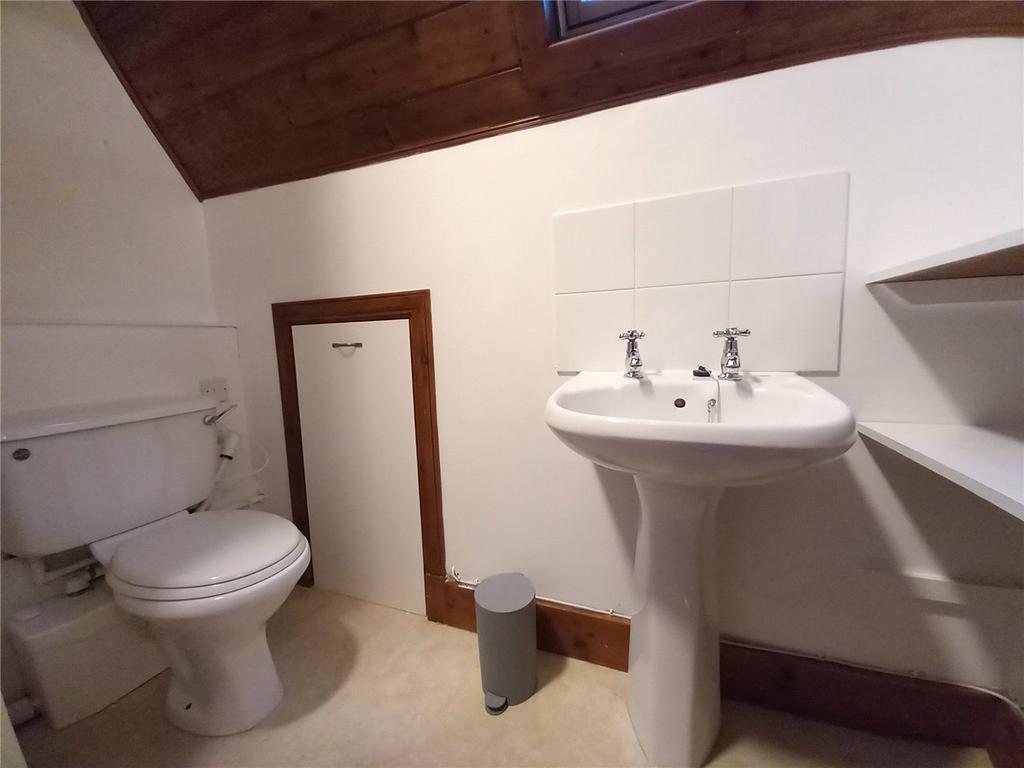 Upper Bathroom
