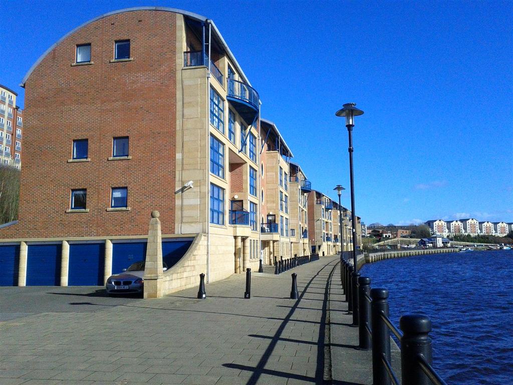 Mariners Wharf, Quayside, Newcastle Upon Tyne 2 bed flat £229,000