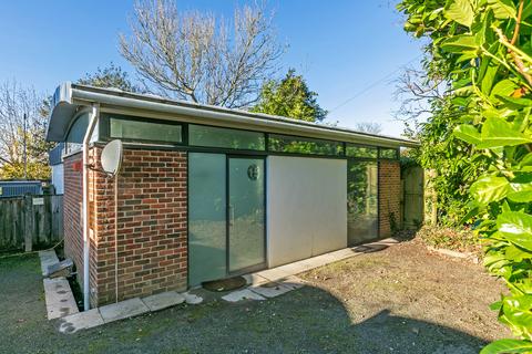 1 bedroom detached bungalow to rent, Seldon Close, Winchester, SO22