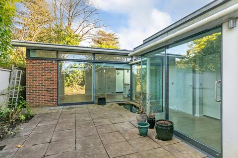 1 bedroom detached bungalow to rent, Seldon Close, Winchester, SO22