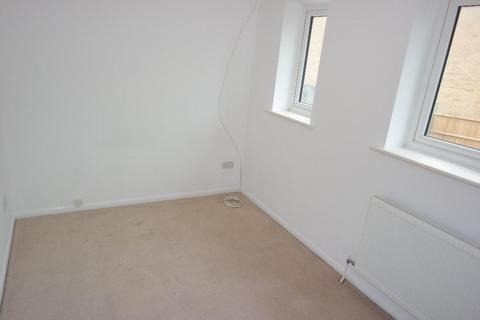2 bedroom terraced house to rent, larch way, Haywards Heath RH16