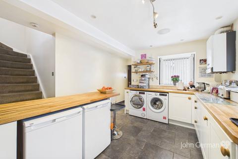 3 Faraday Avenue, Stretton, Burton-on-trent, DE13 0FX