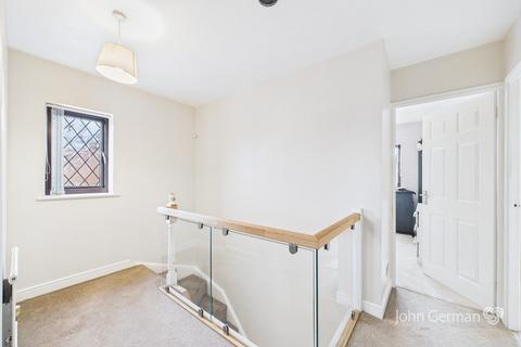 3 Faraday Avenue, Stretton, Burton-on-trent, DE13 0FX
