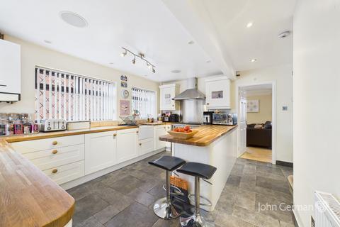 4 bedroom detached house for sale, Faraday Avenue, Stretton