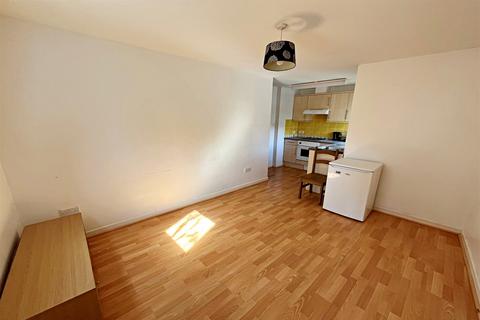 2 bedroom flat to rent, Bournemouth