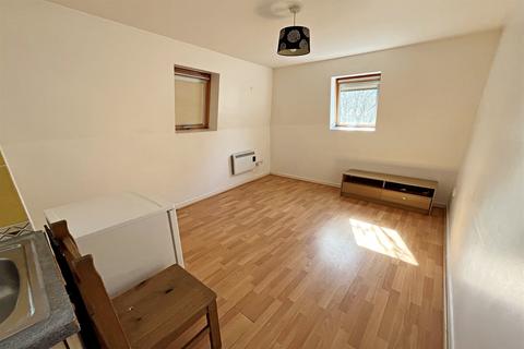 2 bedroom flat to rent, Bournemouth