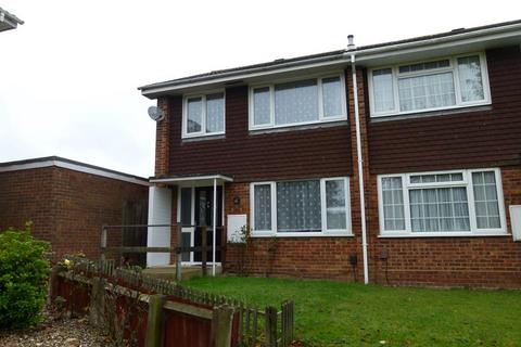 3 bedroom terraced house to rent, Primrose Close, Flitwick, MK45