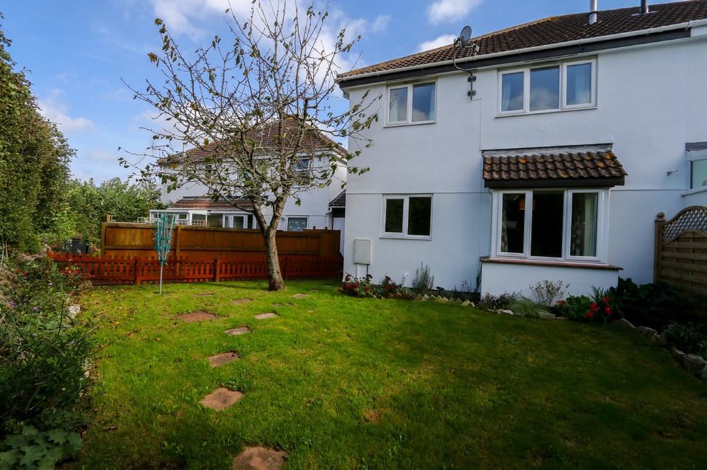 Furze Cap, Kingsteignton 2 bed terraced house £160,000