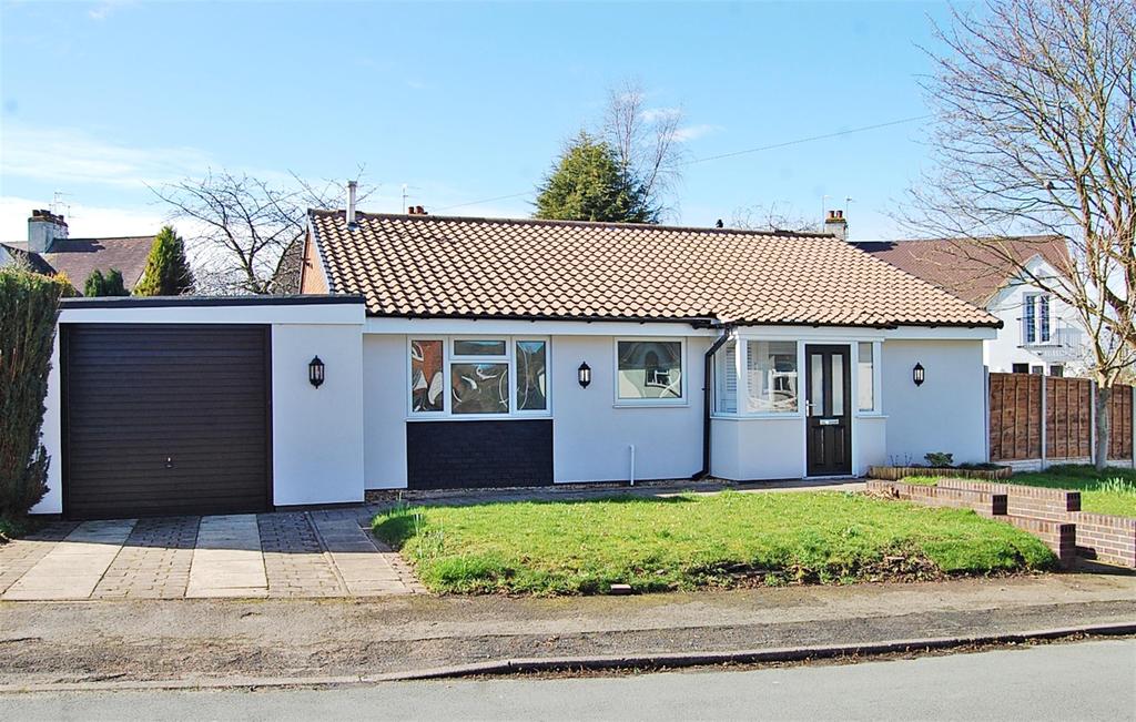 Hazel Grove, Wombourne, WV5 9DS 3 bed detached house £259,950
