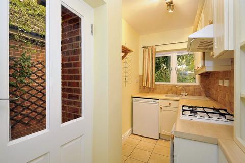 2 bedroom semi-detached house to rent, Wiggins Yard, Godalming GU7