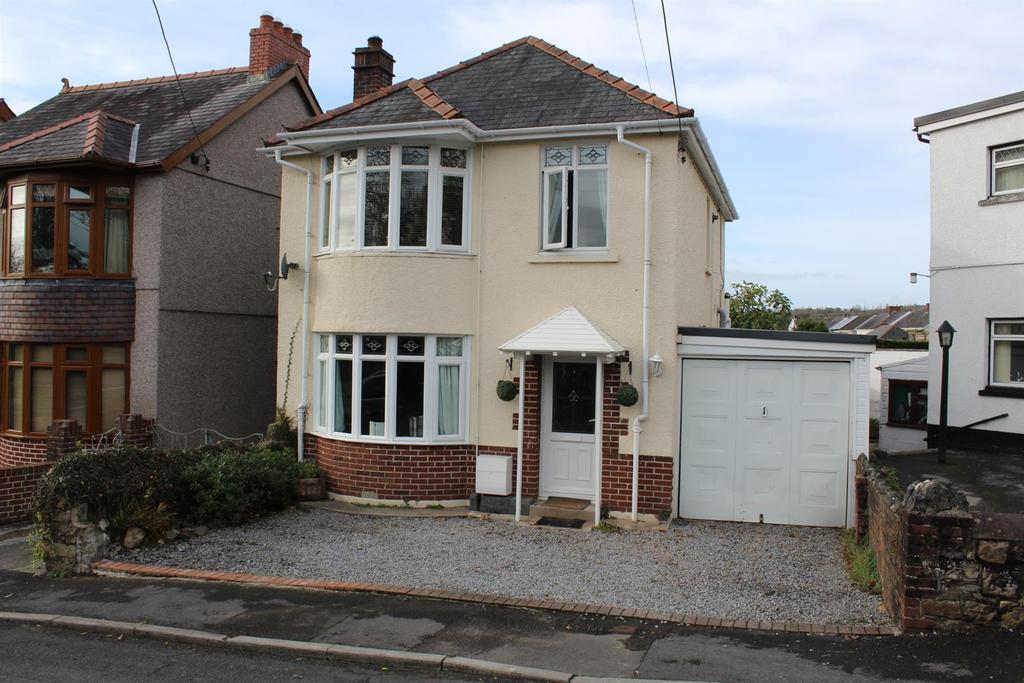 Maidens Grove, Llandybie, Ammanford 3 bed detached house £149,950