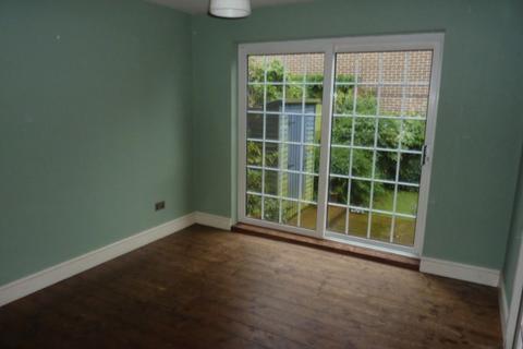 3 bedroom terraced house to rent, Olven Road, Plumstead, London SE18