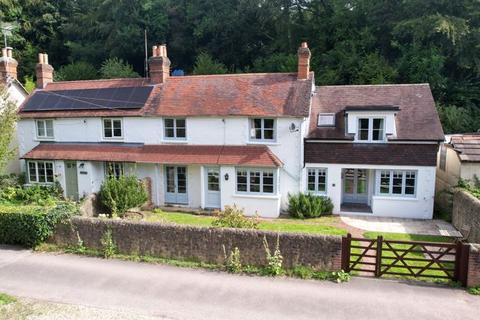 4 bedroom semi-detached house to rent, Beech Hill, Headley Down