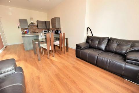 2 bedroom flat to rent, Aire Street