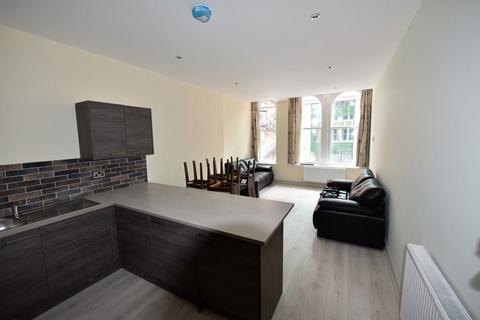 2 bedroom flat to rent, Aire Street