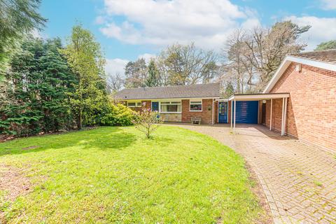 3 bedroom detached bungalow to rent, Camberley, Surrey