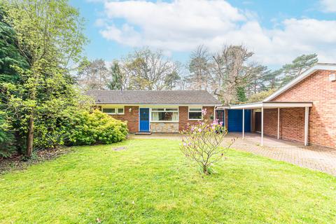 3 bedroom detached bungalow to rent, Camberley, Surrey