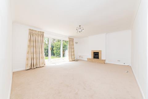 3 bedroom detached bungalow to rent, Camberley, Surrey