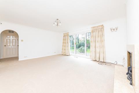 3 bedroom detached bungalow to rent, Camberley, Surrey