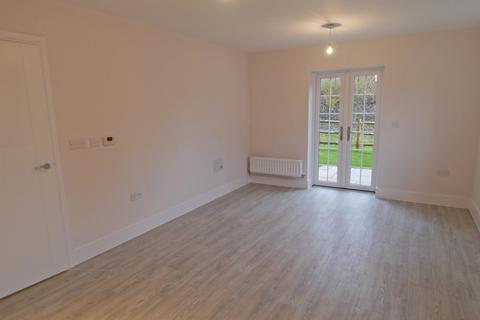 2 bedroom flat to rent, Harpers Lodge, Arundale Walk, Horsham, RH12