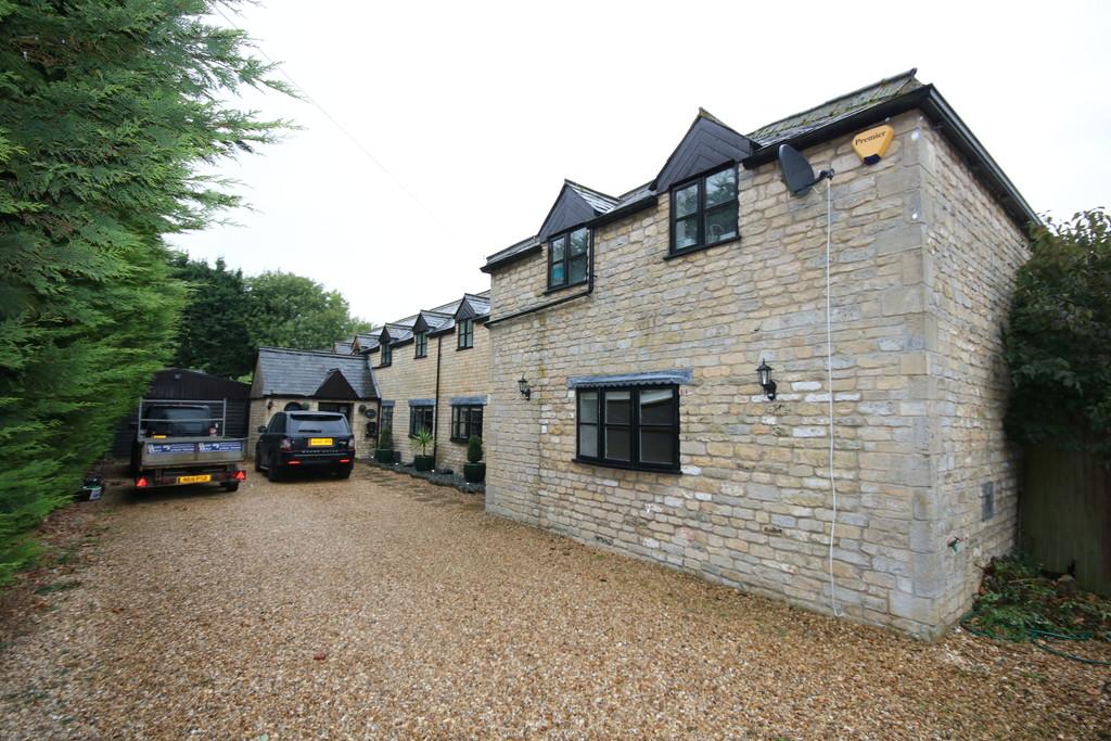 Deeping Gate, Peterborough 6 bed detached house £1,395 pcm (£322 pw)
