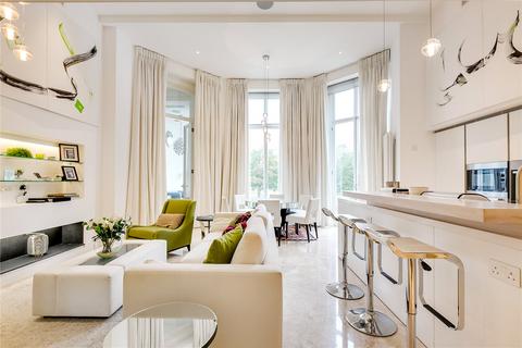 4 bedroom flat to rent, Hyde Park Gate, South Kensington, London