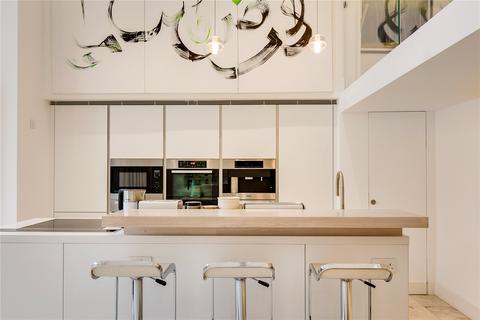 4 bedroom flat to rent, Hyde Park Gate, South Kensington, London