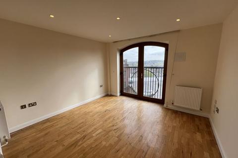 2 bedroom flat to rent, Approach Road, New Barnet
