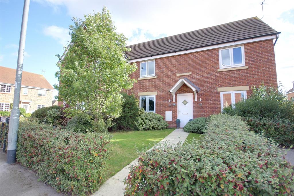Ruskin Way, Brough 3 bed semidetached house £175,000