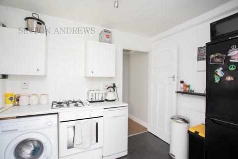 2 bedroom flat to rent - Junction Road, Ealing, W5