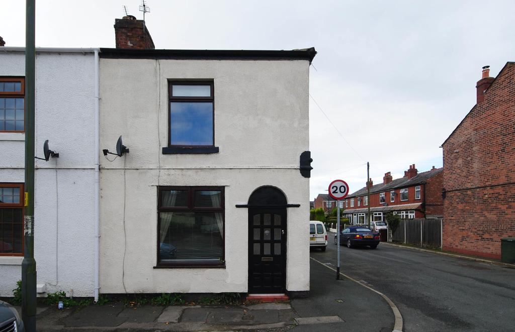 Preston Road, Standish, Wigan, WN6 0NY 3 bed terraced house £475 pcm
