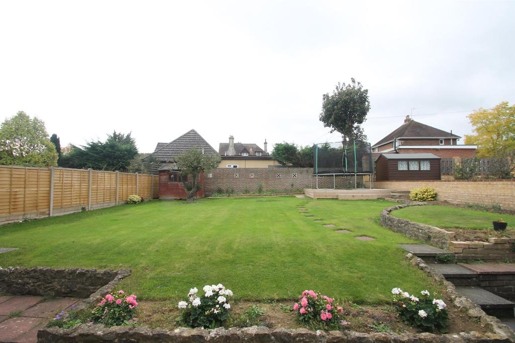 Ashdown Close, Maidstone 3 bed detached house £450,000