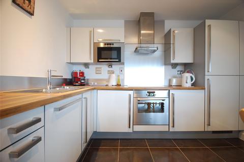 2 bedroom flat to rent, Elektron Tower, 12 Blackwall Way, London