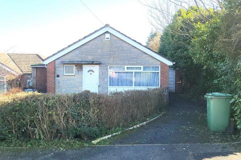 3 bedroom detached bungalow to rent, Holt Green, Leeds LS16