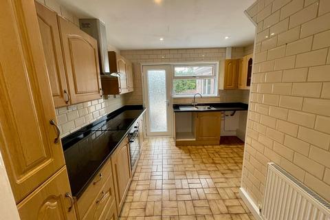 3 bedroom terraced house to rent, New Mill Road, Sketty, Swansea, SA2