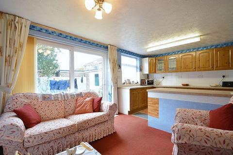 3 Holliers Close, Thame, OX9 2EN
