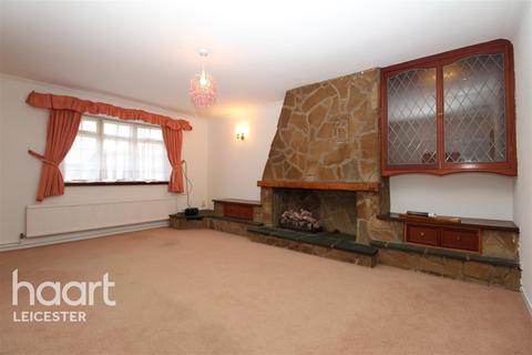 3 bedroom terraced house to rent, Forbes Close, Glenfield