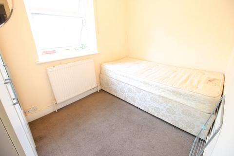 undefined, Cromwell Road, HOUNSLOW, Middlesex, TW3