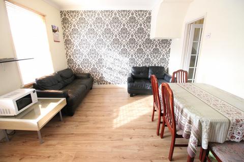 undefined, Cromwell Road, HOUNSLOW, Middlesex, TW3