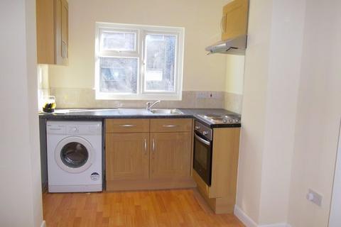 Studio to rent, Clifton Rise, New Cross, London,