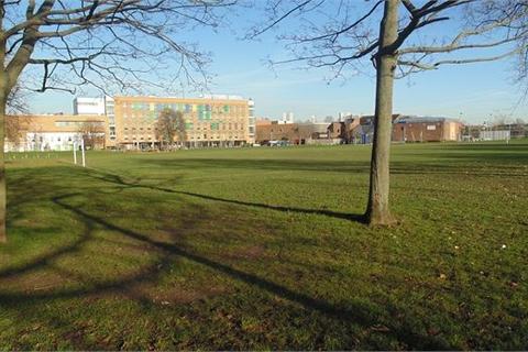Studio to rent, Clifton Rise, New Cross, London,