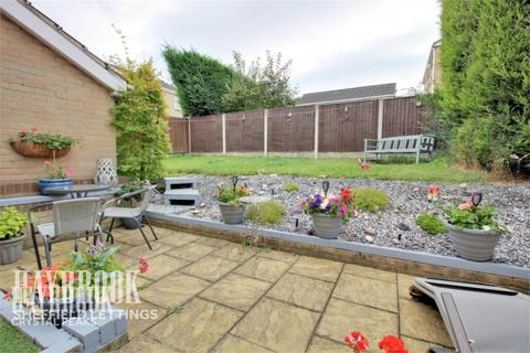 3 bedroom detached house to rent, Farmoor Gardens Sothall S20